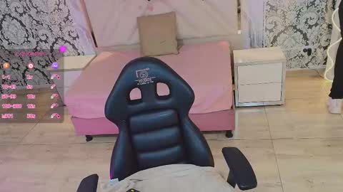 kai_tay1 online show from March 28, 11:44 am