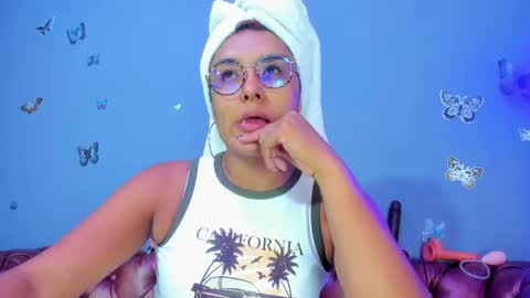 kaira_mosse_ online show from April 10, 12:32 pm