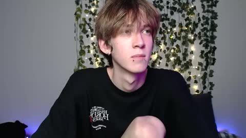 slutkai online show from November 25, 8:40 pm