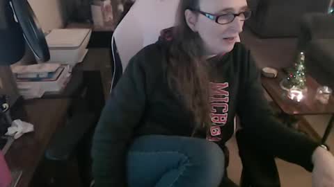 Snapshot of kait331 chatting on December 27, 1:53 am Camprincess331 online show from December 27, 1:53 am