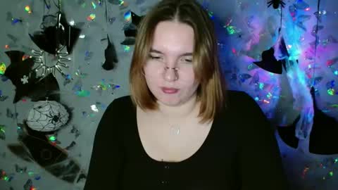 Kaitlin online show from October 1, 5:23 pm