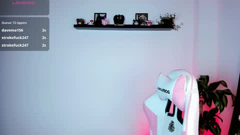 Kali Ka Please help me with your thumbs up its important   dont forget my birthday on October 26 online show from October 11, 10:46 pm