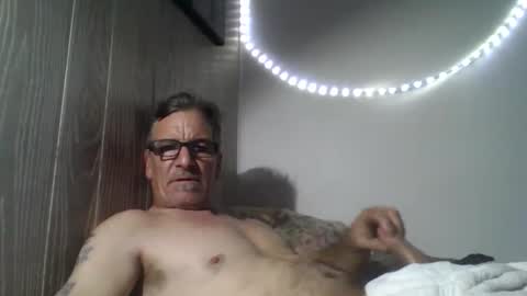 kalifornia91666 online show from November 17, 5:43 am