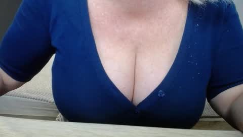 KamaliaSim online show from November 11, 9:17 pm