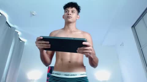 Kami online show from November 13, 7:27 pm