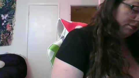 Snapshot of karamelbaby89 chatting on February 9, 7:05 am karamelbaby89 online show from February 9, 7:05 am