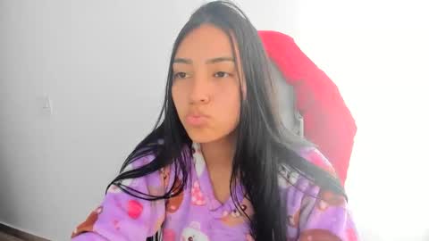 karely_sweet_ online show from June 2, 9:39 pm
