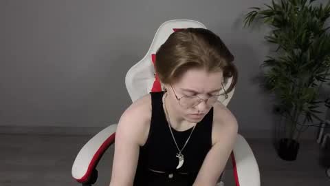 Karen online show from March 9, 8:52 am