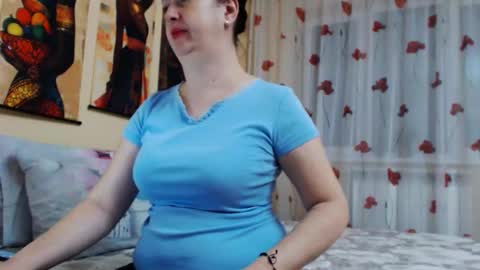 karenagirasoles online show from October 21, 3:48 pm