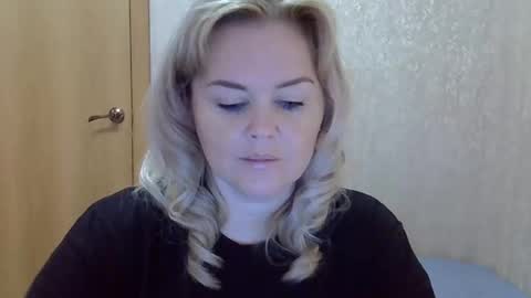 karennelsonx online show from September 30, 1:21 pm