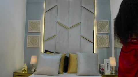 karinaacox online show from April 12, 1:15 pm