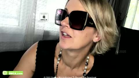 karinabrando online show from September 23, 1:16 pm