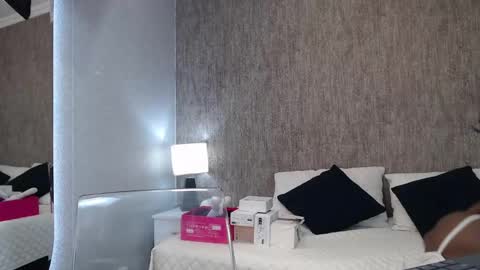 Im Karina online show from April 11, 12:20 pm