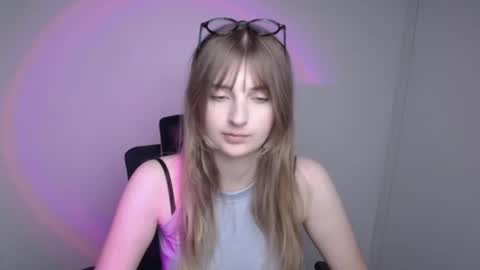 Snapshot of karla_flower chatting on September 13, 11:34 am Karla online show from September 13, 11:34 am