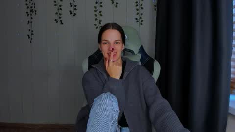 karla_lim online show from October 15, 10:27 am