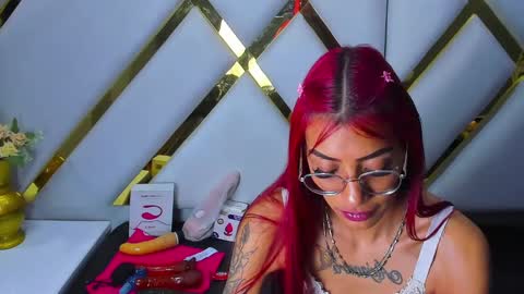 KarlasLutSKinny online show from December 28, 7:11 am
