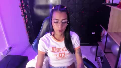 karlaslutskinny__ online show from March 28, 9:16 pm