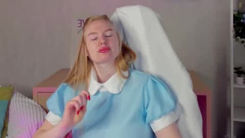 karlenegriess online show from January 17, 2:21 am