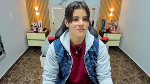 Karol and Luna online show from December 1, 7:23 pm