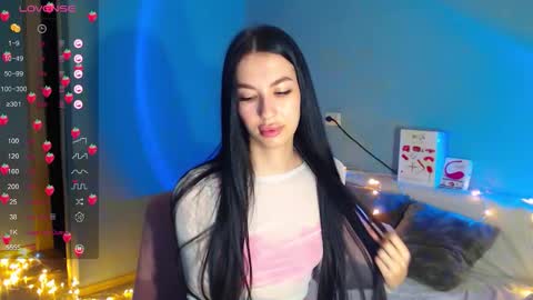 Snapshot of karolina_hottie_ chatting on September 20, 1:19 am Kira online show from September 20, 1:19 am