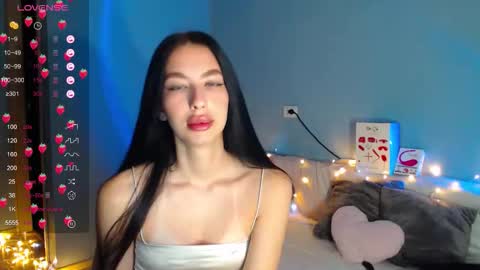 Kira online show from February 3, 1:35 am