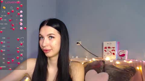 Snapshot of karolina_hottie_ chatting on October 17, 2:26 am Kira online show from October 17, 2:26 am
