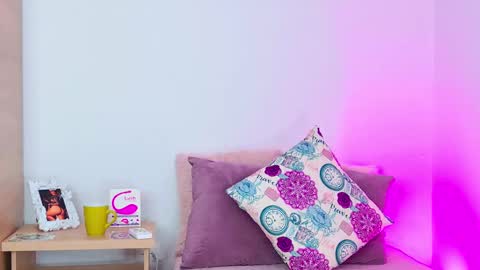 karolinahill online show from March 12, 7:25 pm