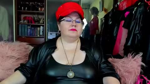 Snapshot of karyqueen chatting on March 2, 9:43 pm Kary Queen online show from March 2, 9:43 pm