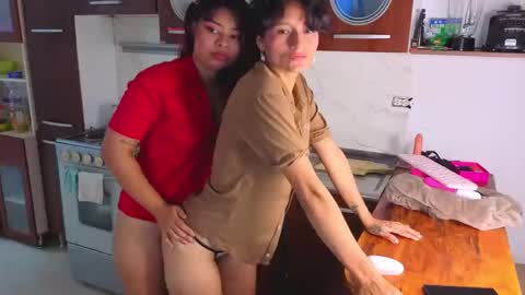 kasandraandsilvii online show from October 28, 2:07 pm