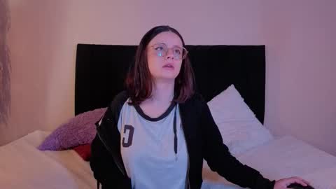 kassandra james online show from January 17, 12:58 pm