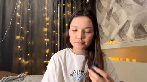 Kira online show from November 26, 4:15 pm