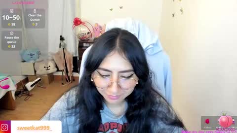 Snapshot of kat_ly_chan chatting on January 31, 12:40 pm Kat       online show from January 31, 12:40 pm