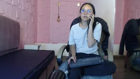 Katalina online show from March 17, 1:49 pm