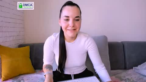 Snapshot of kate_ree_ chatting on September 23, 5:34 am KATE online show from September 23, 5:34 am