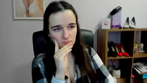 Kate  online show from March 28, 8:16 am