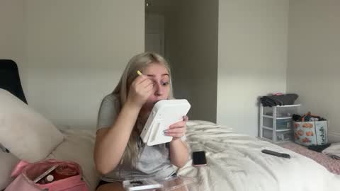 kateharperr online show from December 14, 8:04 pm