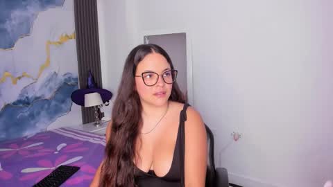 KateMoorex online show from October 27, 12:05 pm