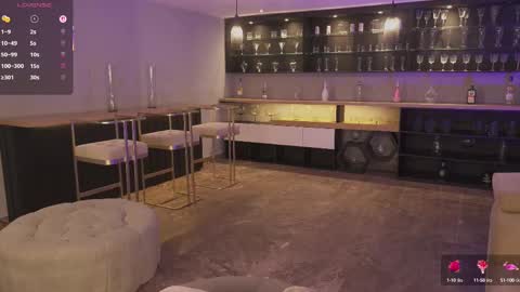 K A T E  online show from October 4, 1:53 pm