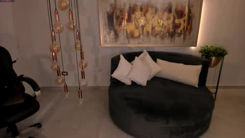 K A T E  online show from September 8, 3:22 pm