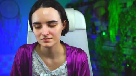 katewillows online show from March 17, 5:45 am