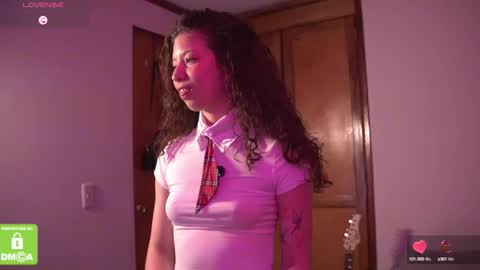 Snapshot of kathc_19 chatting on October 8, 1:35 am Katerine online show from October 8, 1:35 am