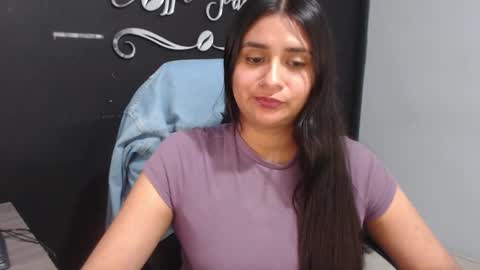 Snapshot of kathe0v chatting on October 26, 4:39 pm Call me Lau  online show from October 26, 4:39 pm