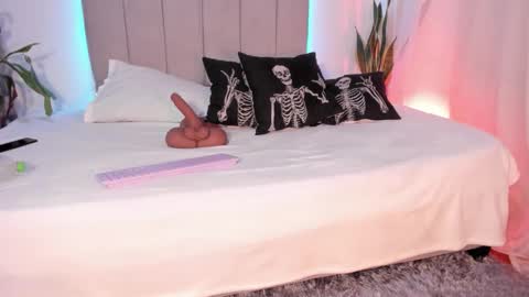 Kat online show from February 7, 5:21 am