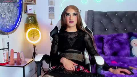 katherine_rose_ online show from September 18, 11:20 pm