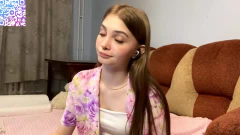 Elizabeth online show from March 24, 4:24 pm