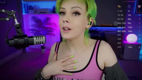 Snapshot of katie_cutie_ts chatting on October 24, 7:58 pm Katie online show from October 24, 7:58 pm