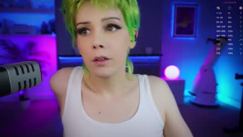 Snapshot of katie_cutie_ts chatting on October 16, 6:40 pm Katie online show from October 16, 6:40 pm