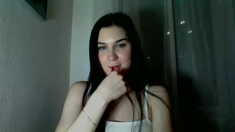 katie_foxi online show from April 2, 6:26 pm