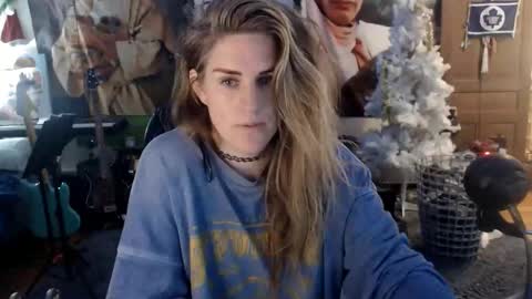 Katie online show from November 26, 6:54 am