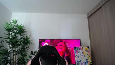 Katie Jane online show from March 1, 1:15 pm